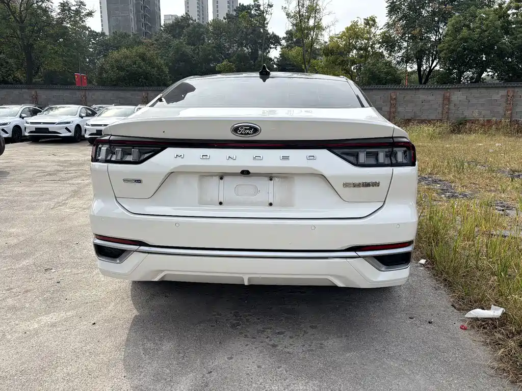 Ford Mondeo — миниатюра 6