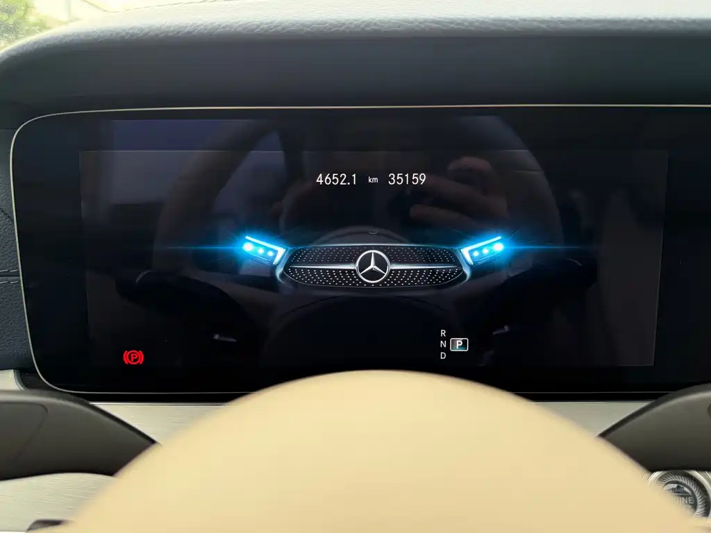 Mercedes-Benz E-Class (Import) — миниатюра 12