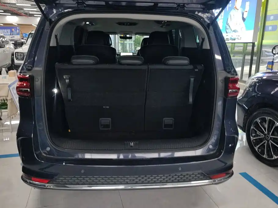 Roewe iMAX8 — миниатюра 4