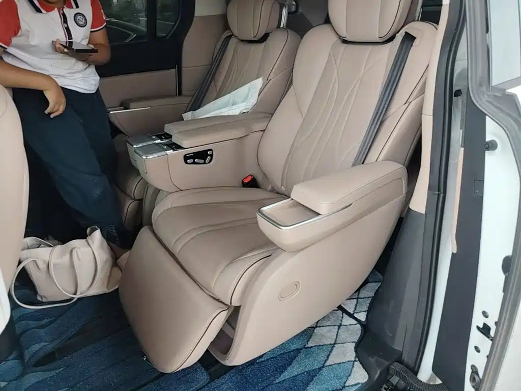 XPeng X9 — миниатюра 17