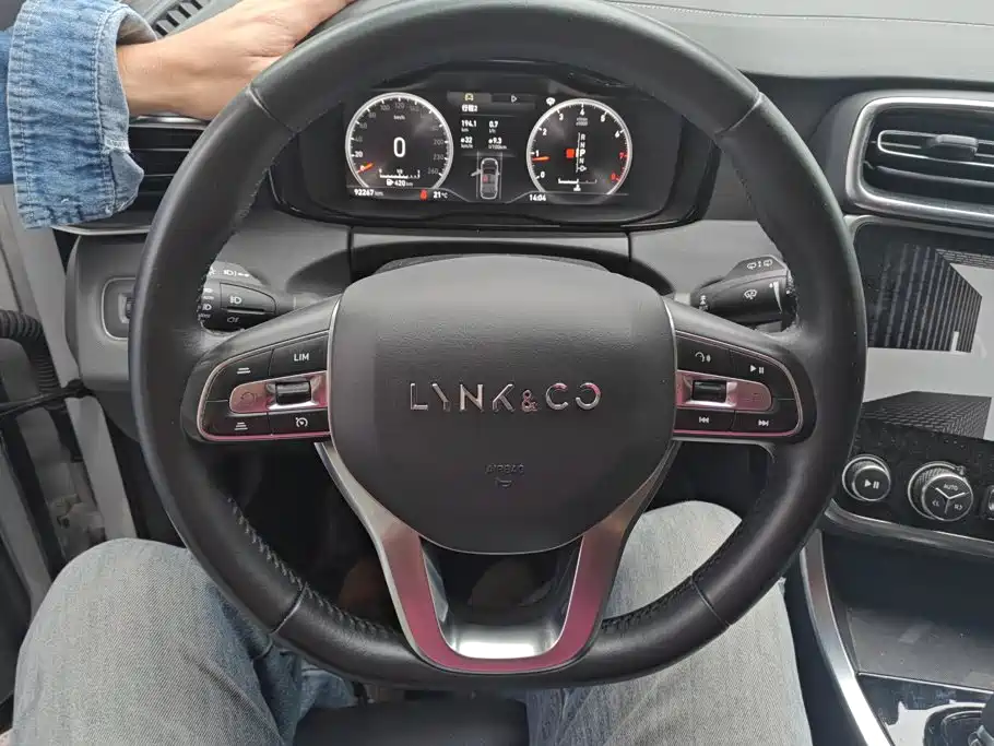 Lynk & Co 01 — миниатюра 15
