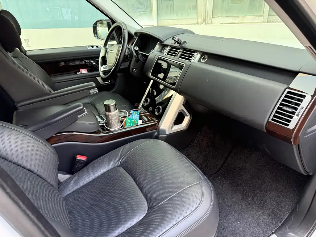 Land Rover Range Rover — миниатюра 7