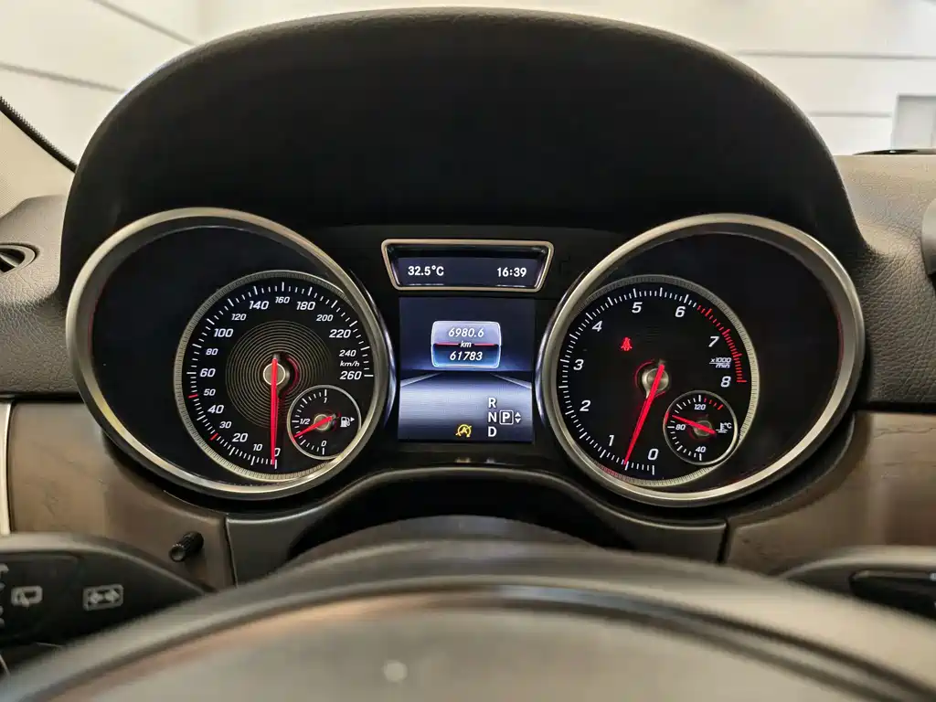 Mercedes-Benz GLE (Import) — миниатюра 17