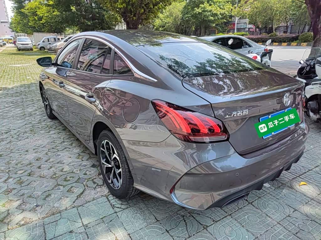 MG MG5 1.5 л 2023 г. Серебристо-серый, пробег 37800 км