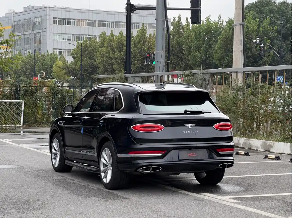Bentley Bentayga — миниатюра 6