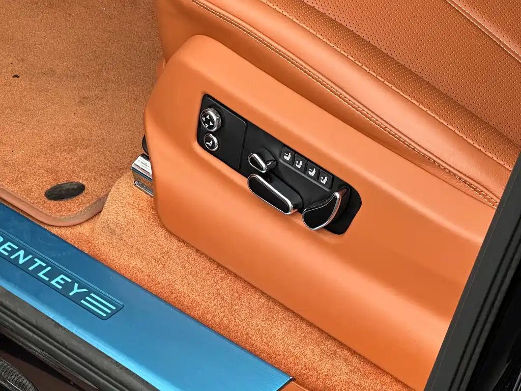 Bentley Bentayga — миниатюра 30