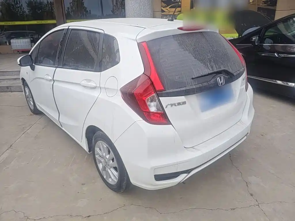Honda Fit — миниатюра 5