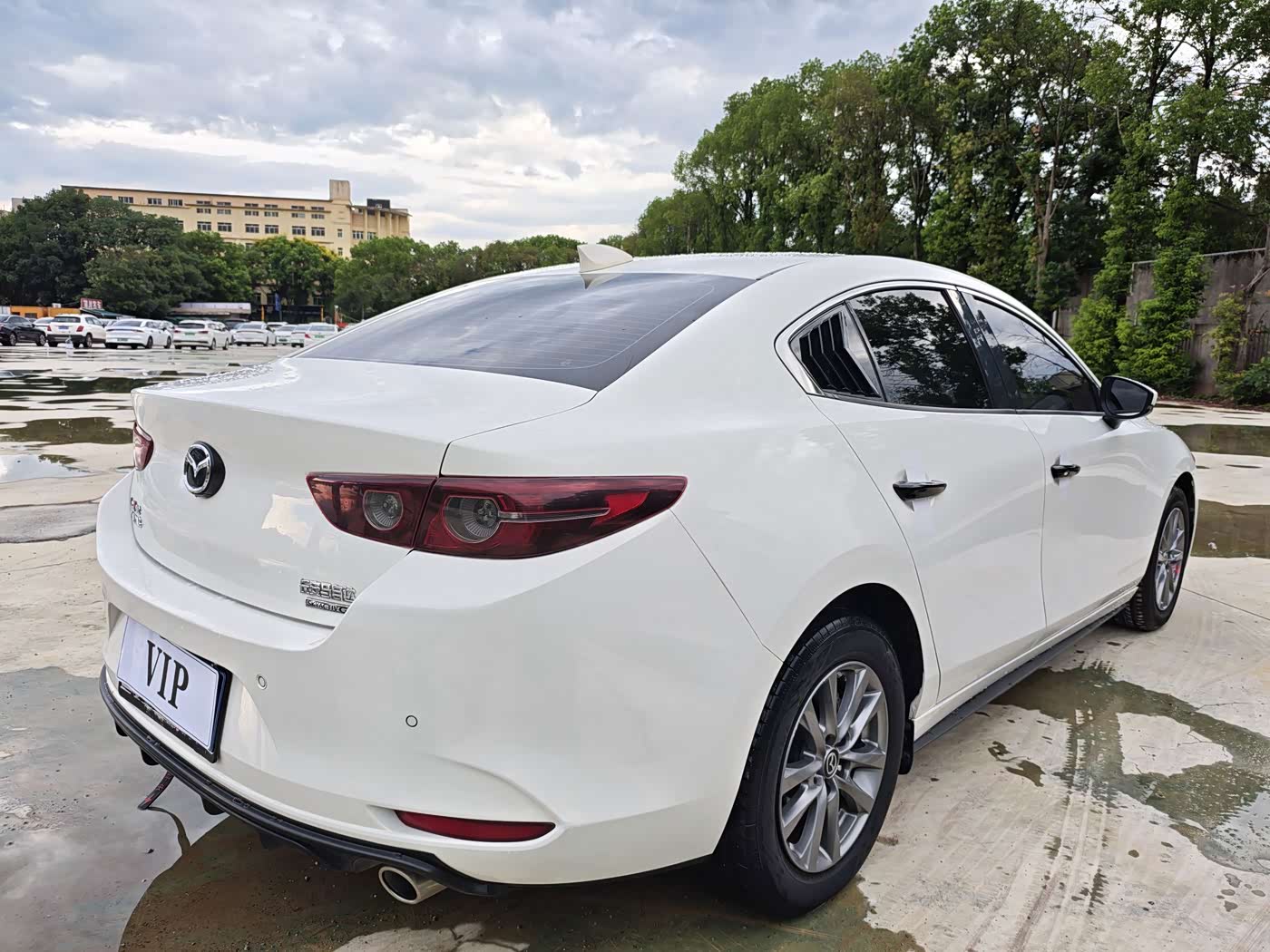Mazda Mazda3 Axela 1.5 л 2021 г. Белый, пробег 50000 км