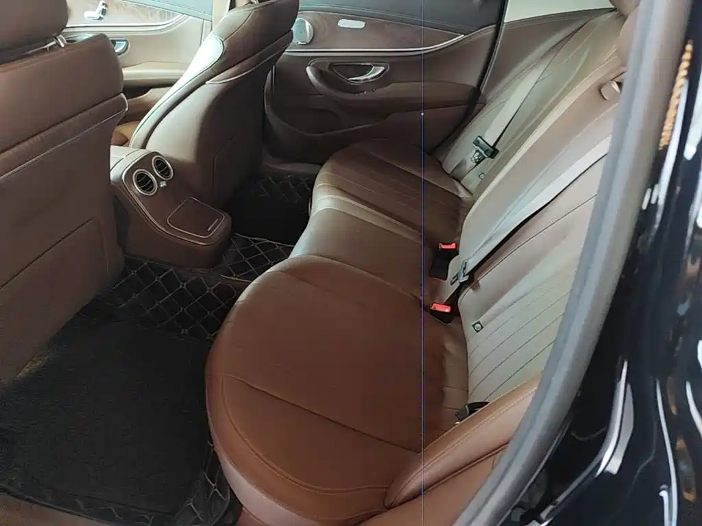 Mercedes-Benz E-Class — миниатюра 17