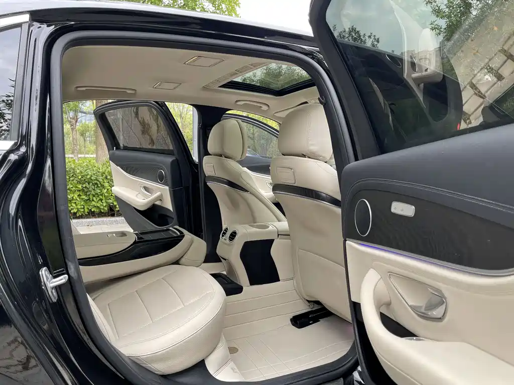 Mercedes-Benz E-Class — миниатюра 5