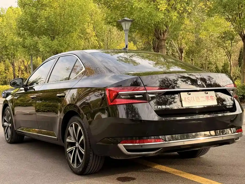 Skoda Superb — миниатюра 13
