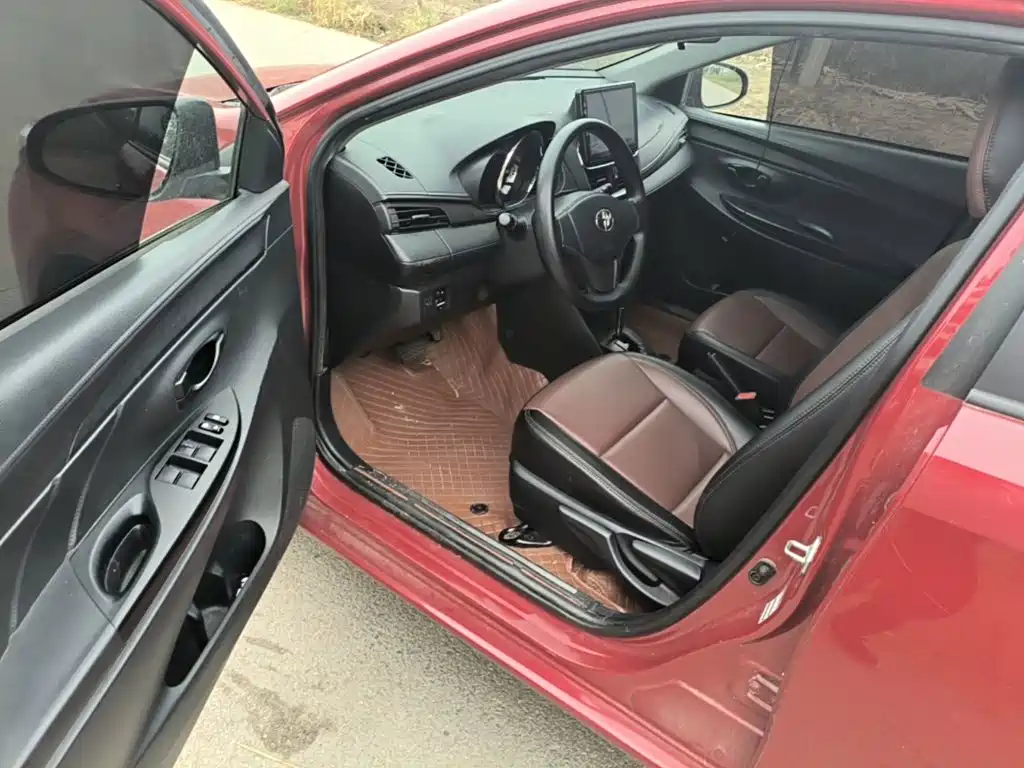 Toyota Yaris L — миниатюра 16
