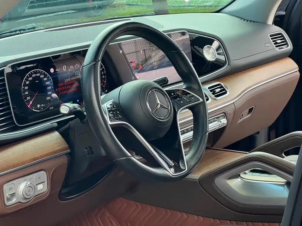 Mercedes-Benz GLE New Energy — миниатюра 12