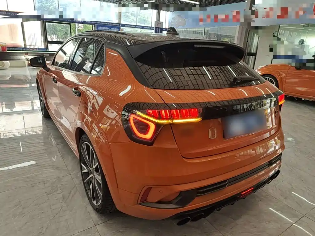 Lynk & Co 02 Hatchback — миниатюра 5