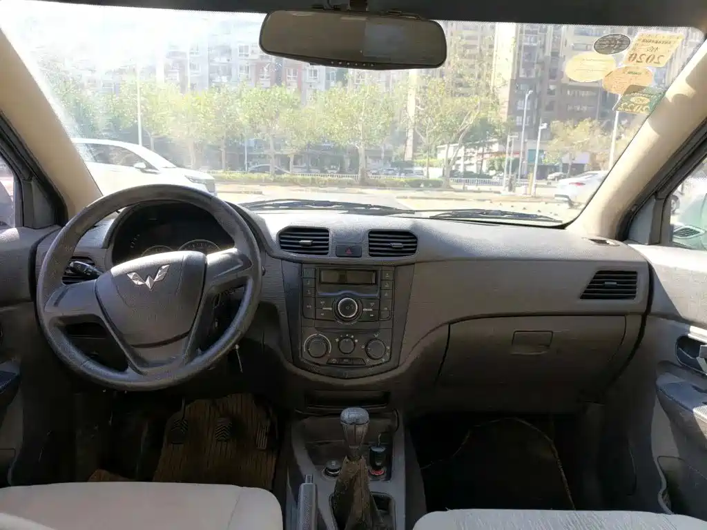 Wuling Hongguang — миниатюра 6