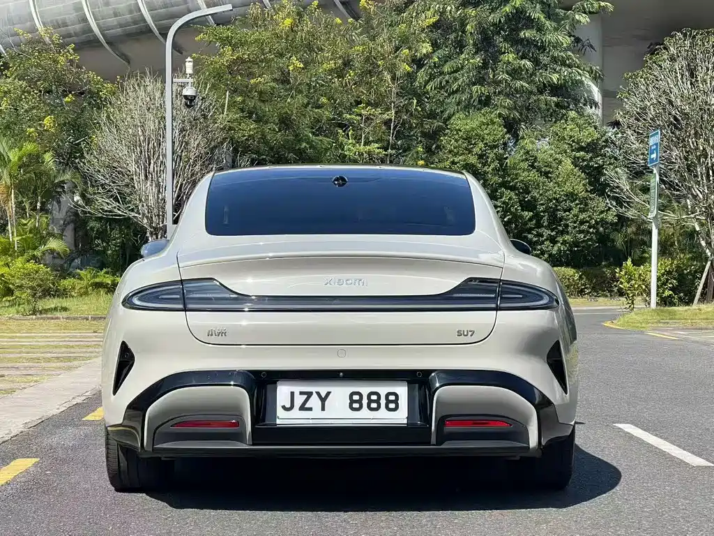 Xiaomi SU7 — миниатюра 5