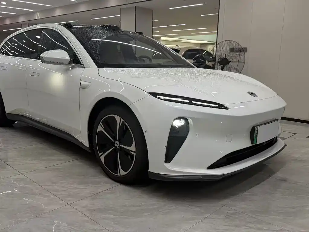 NIO ET5T — миниатюра 2