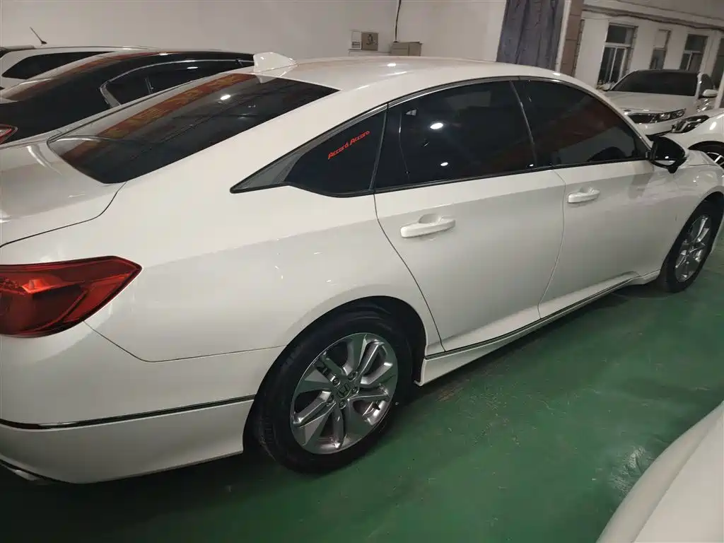 Honda Accord 2018 260TURBO Luxury VI