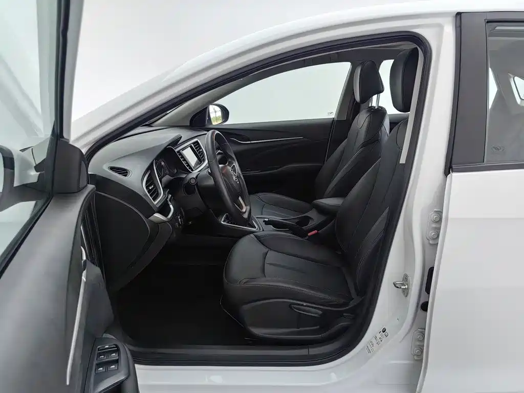 Buick Excelle — миниатюра 10