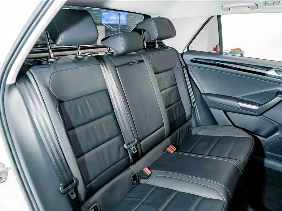 Volkswagen T-Roc — миниатюра 21