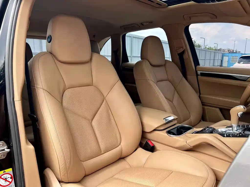 Porsche Cayenne — миниатюра 17