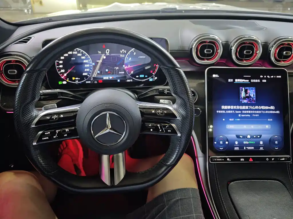 Mercedes-Benz C-Class — миниатюра 13