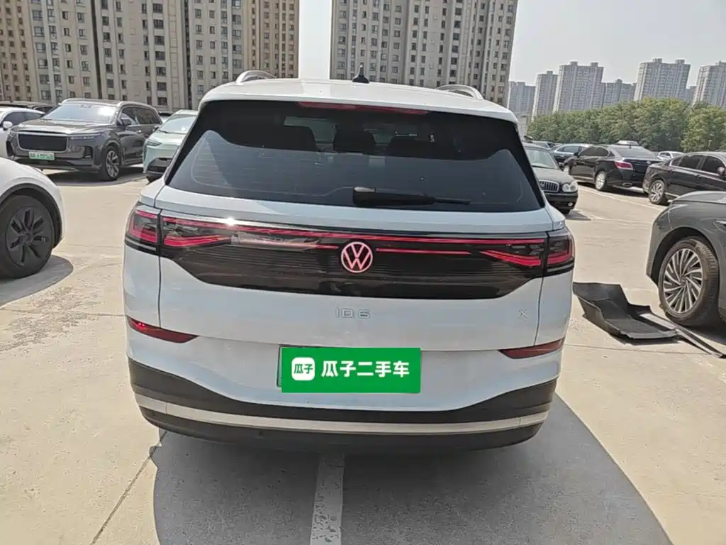 Volkswagen ID.6 X — миниатюра 6
