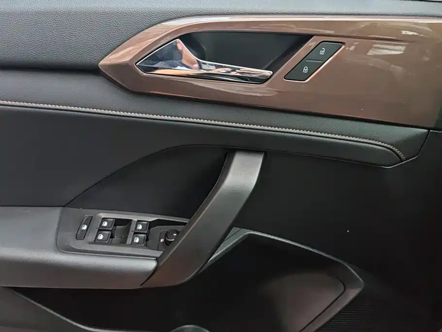 Volkswagen Tharu — миниатюра 7