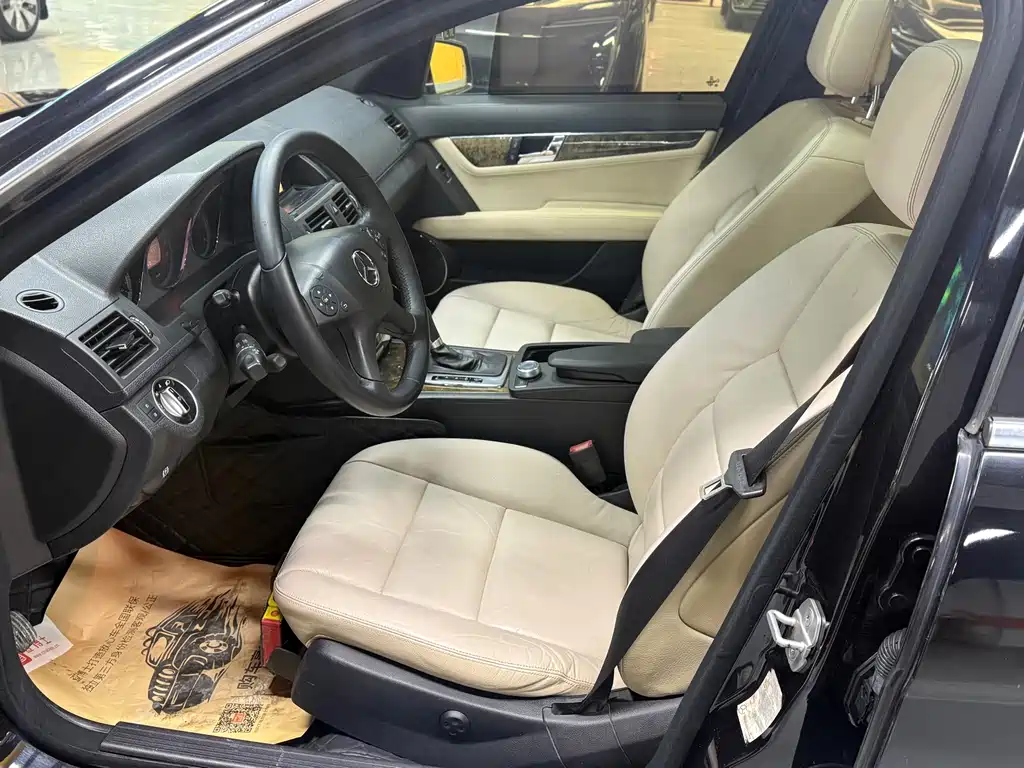 Mercedes-Benz C-Class — миниатюра 16