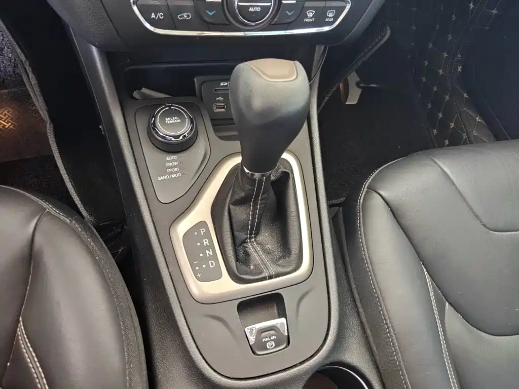 Jeep Cherokee — миниатюра 15