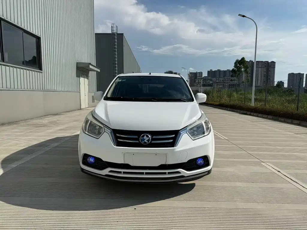 Venucia R50 — миниатюра 2