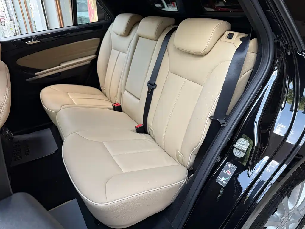 Mercedes-Benz M-Class — миниатюра 21