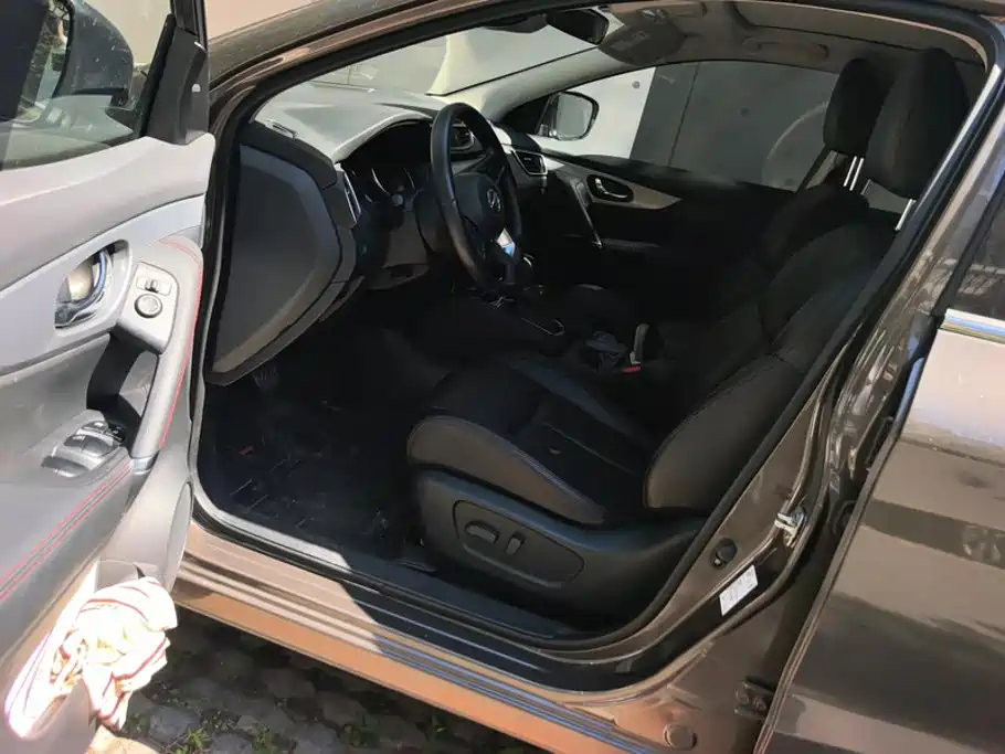 Nissan Qashqai — миниатюра 9