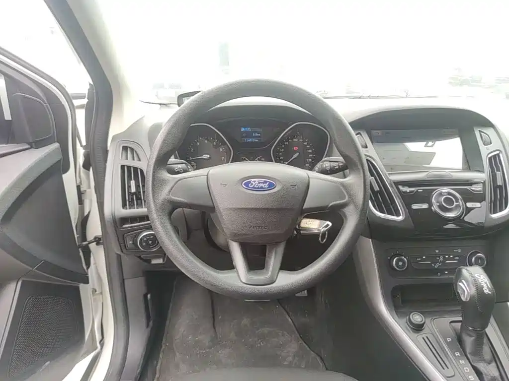 Ford Focus — миниатюра 11