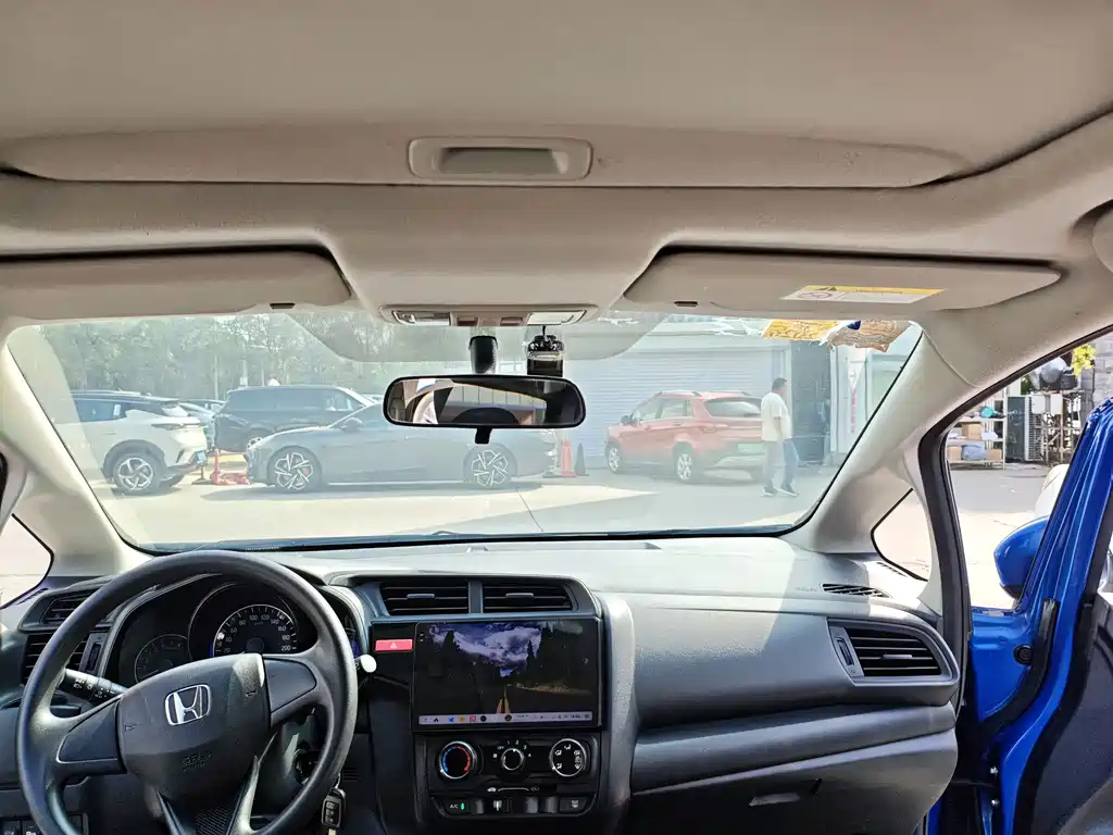 Honda Fit — миниатюра 9
