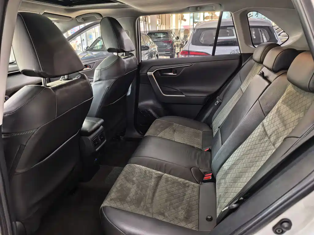 TOYOTA RAV4 RONGFANG