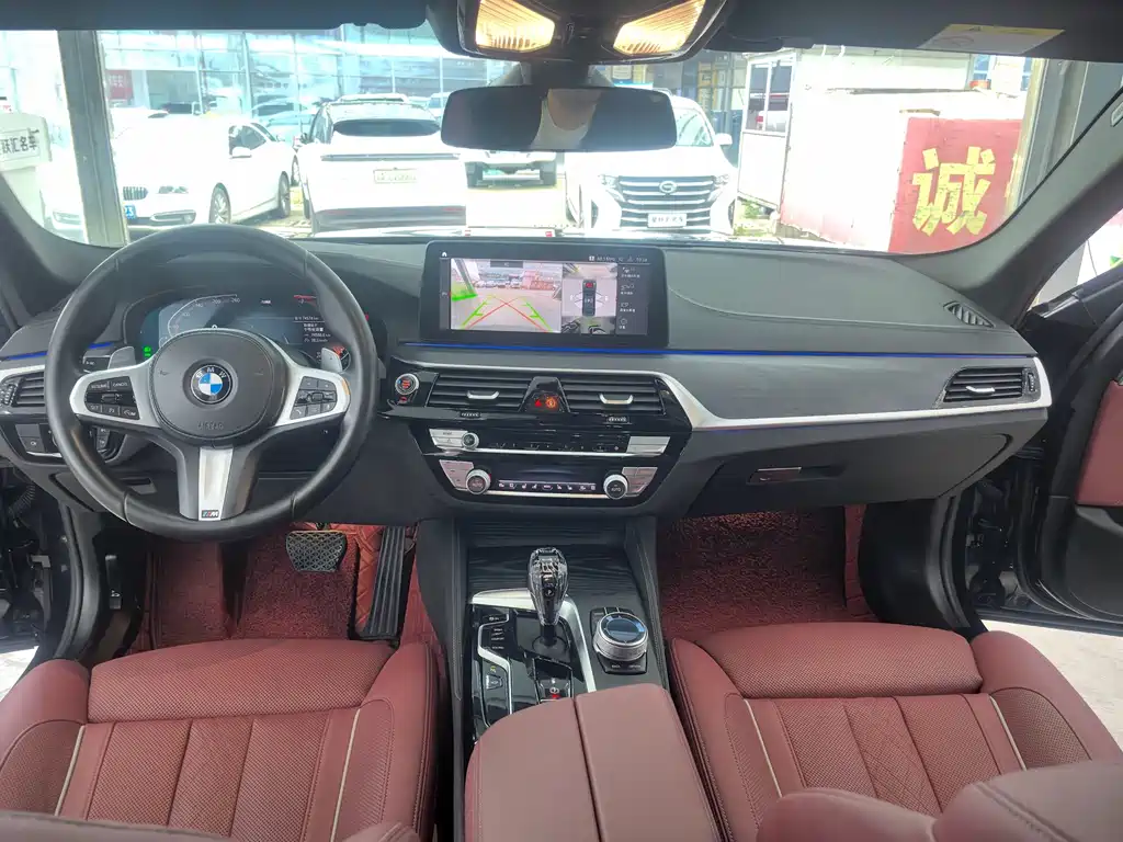 BMW 5 Series — миниатюра 11