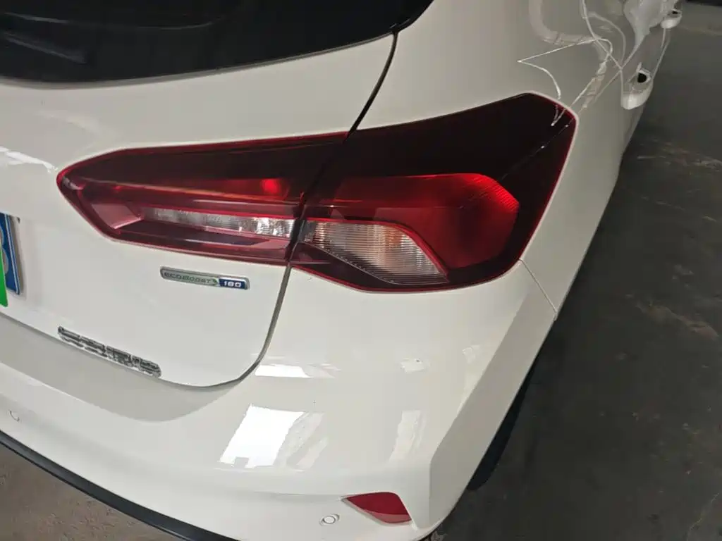 Ford Focus — миниатюра 8