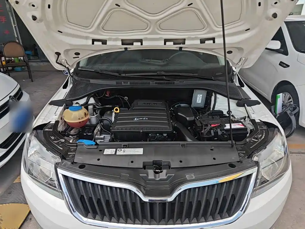 Skoda Rapid Spaceback — миниатюра 20