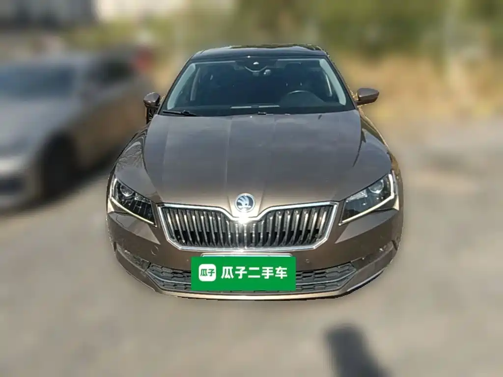 Skoda Superb — миниатюра 5