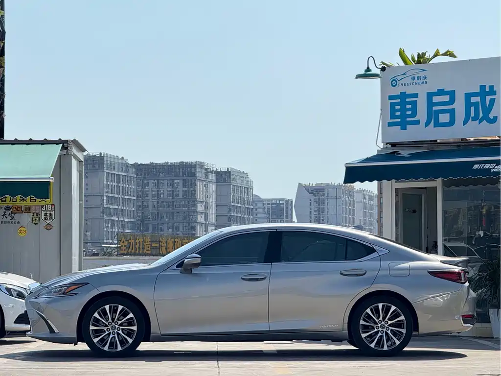 Lexus ES — миниатюра 3
