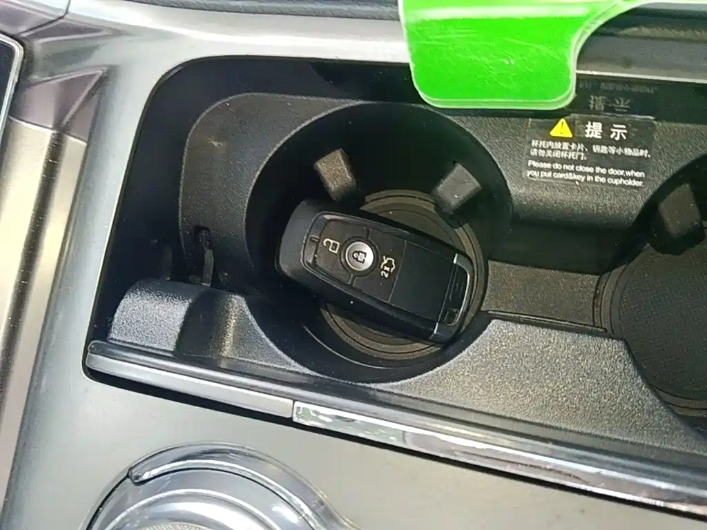 Ford Mondeo — миниатюра 9