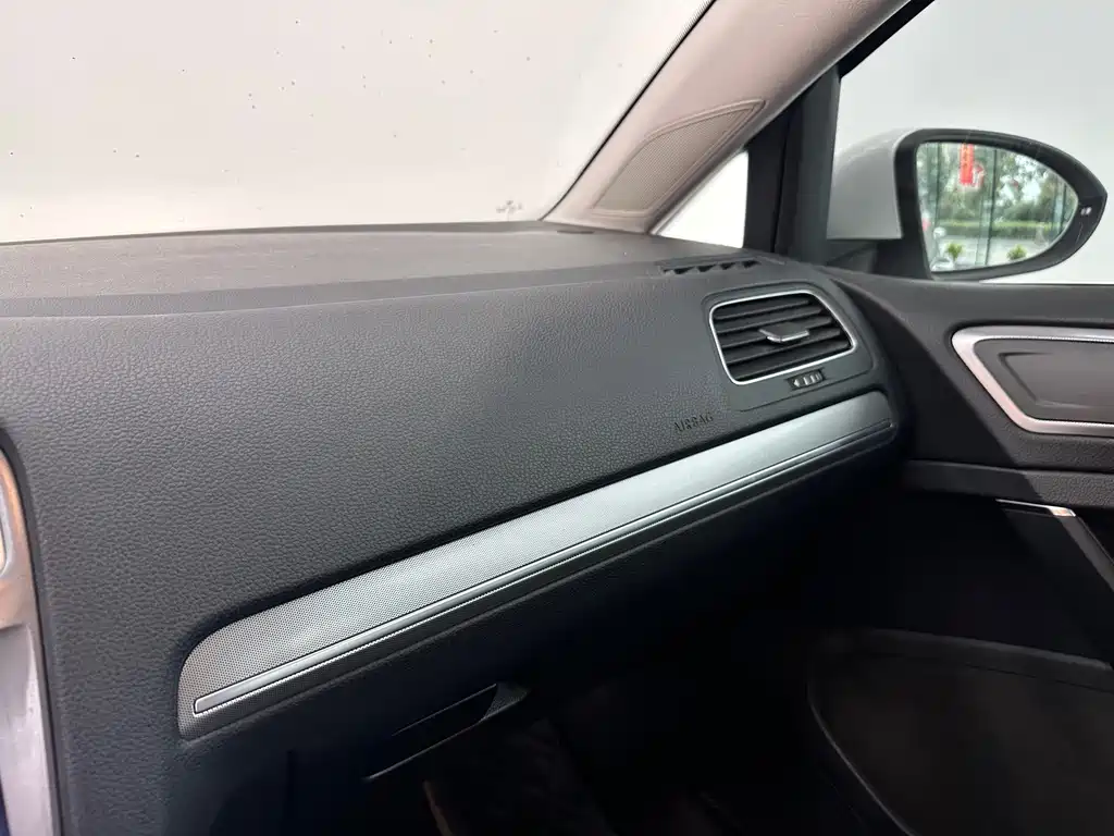 Volkswagen Golf — миниатюра 13