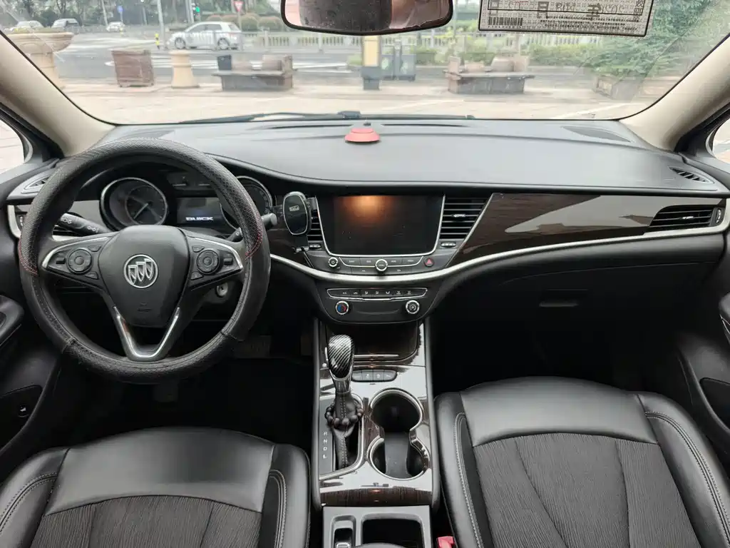 Buick Verano — миниатюра 10