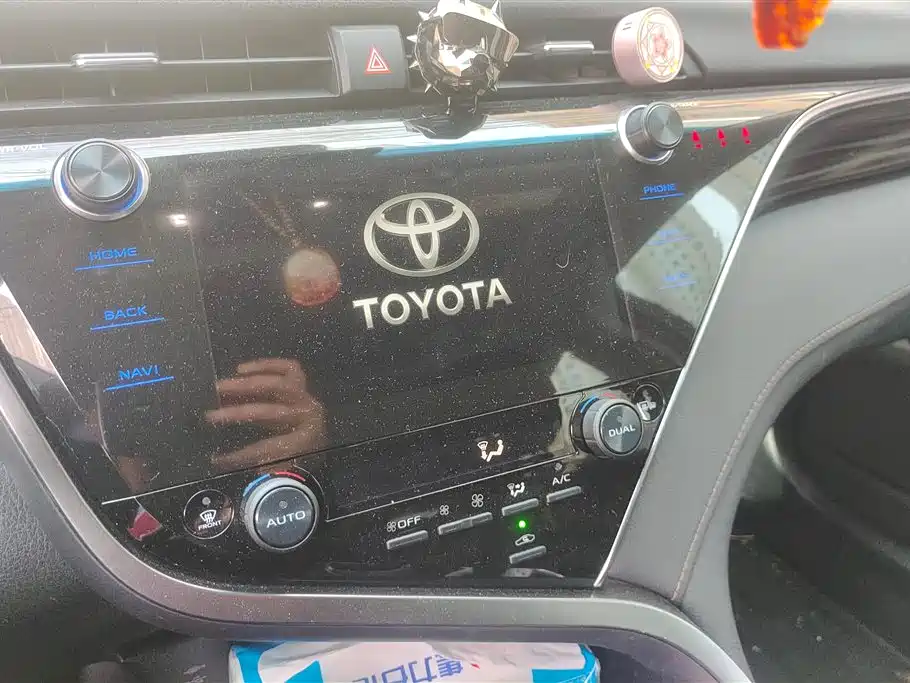 TOYOTA CAMRY