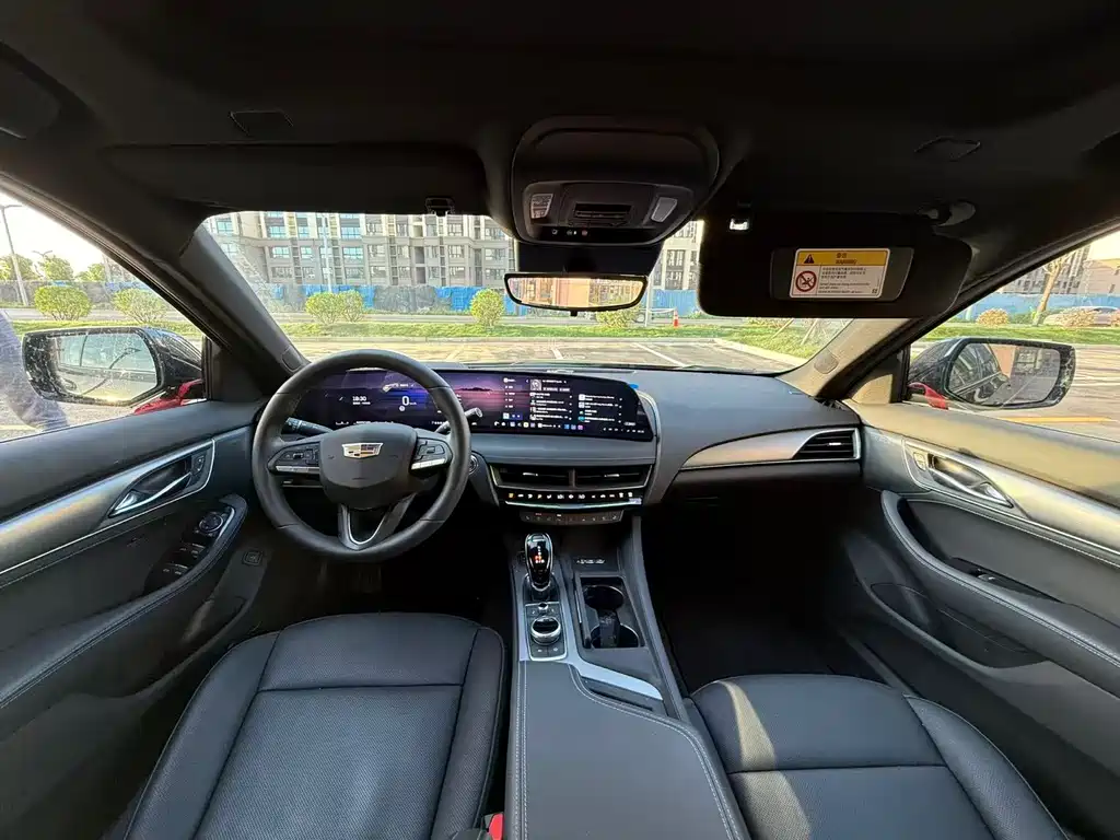 Cadillac CT5 2025 28T