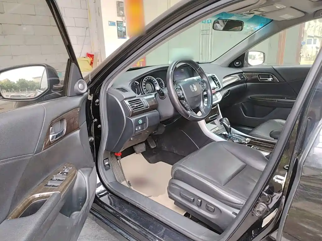 Honda Accord — миниатюра 16