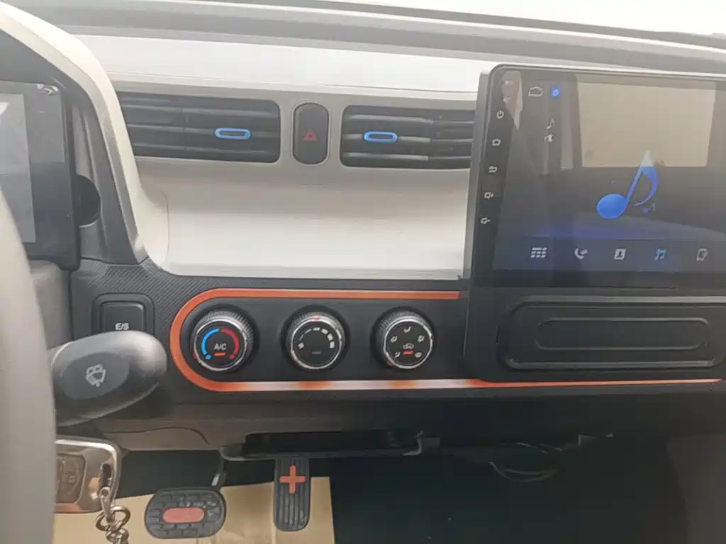 Wuling MINIEV — миниатюра 13