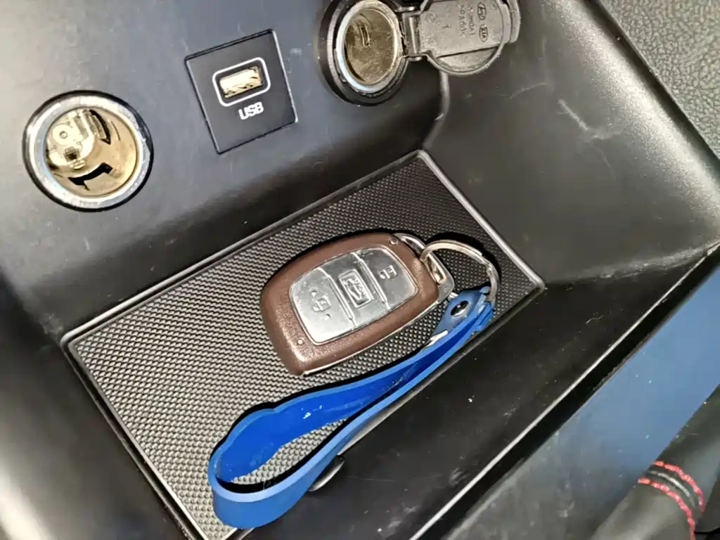 Hyundai Elantra — миниатюра 9