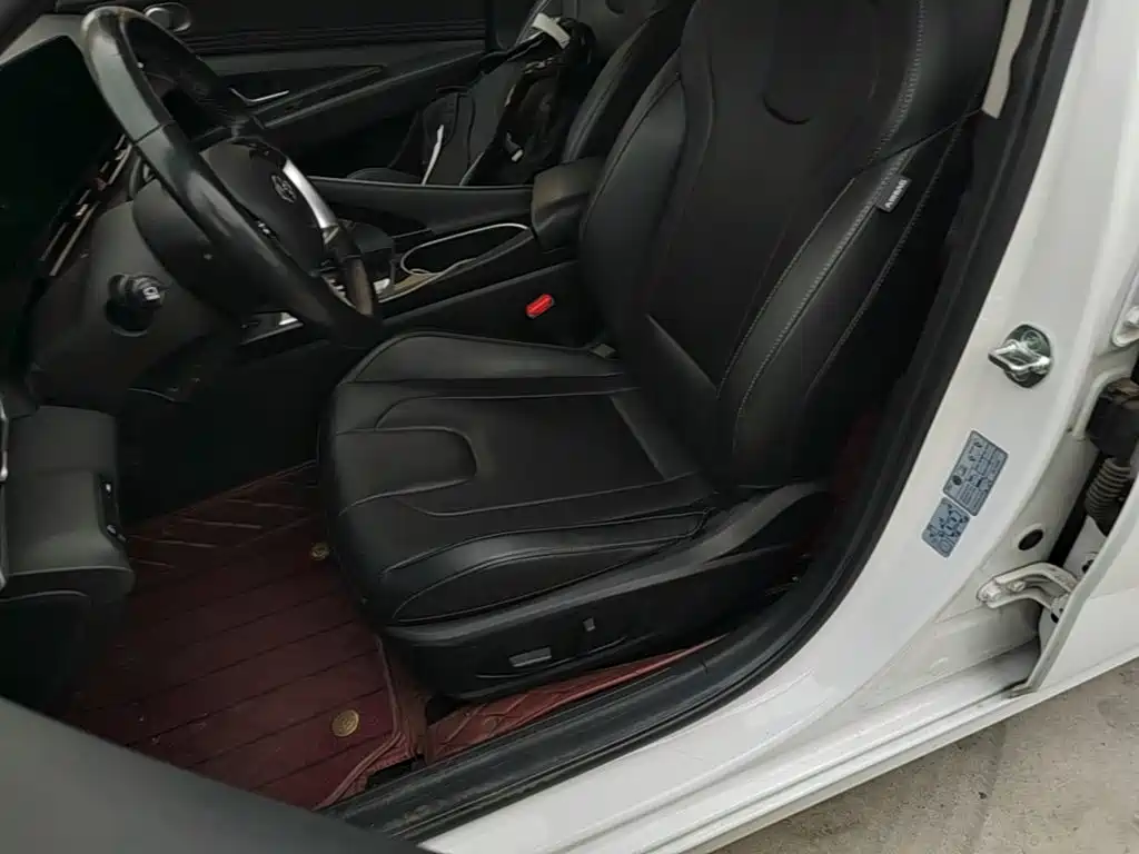 Hyundai Elantra — миниатюра 15